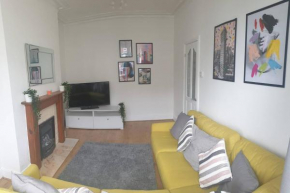 8 bed house 2 miles (7 Mins) from Newcastle centre